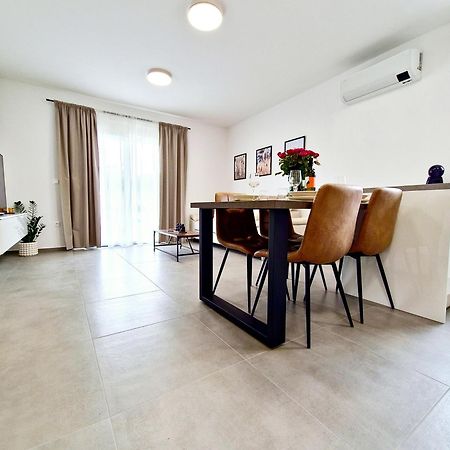 Apartments Laura & Nino Pula Ngoại thất bức ảnh